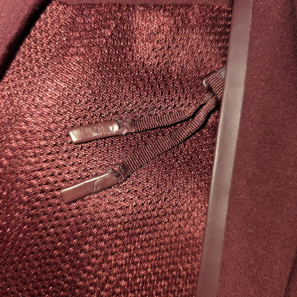 FIGS Sydney Scrub Jacket Maroon Women’s L Technical Collection - Picture 16 of 16